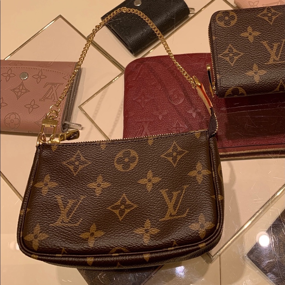 ❌SOLD❌Brandnew Louis Vuitton Mini Pochette